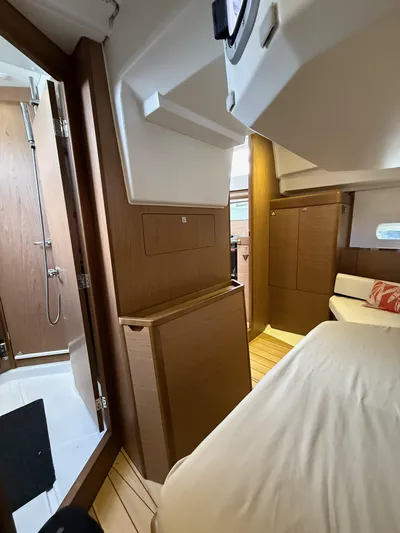 Windwaker Yacht Photos Pics Aft Cabin Looking forward