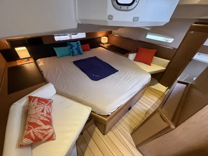 Windwaker Yacht Photos Pics Aft Cabin looking Aft