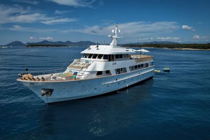 1993 114' 4'' Cheoy Lee-Custom Cannes, FR