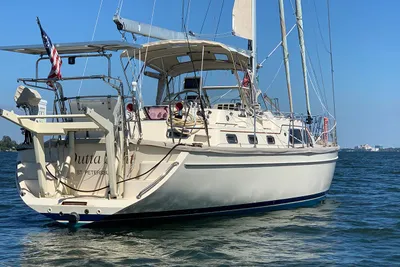 Island Packet 485