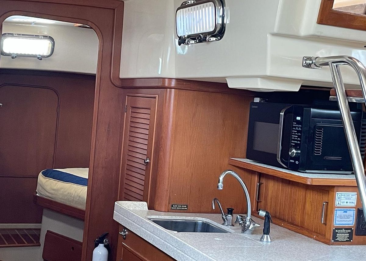2005 Island Packet 48 