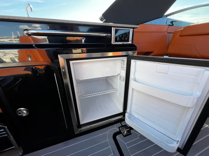 No Name Yacht Photos Pics 