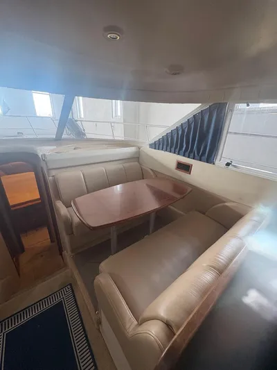  Yacht Photos Pics Dinette