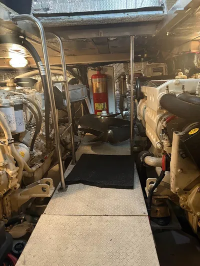  Yacht Photos Pics Engine Room