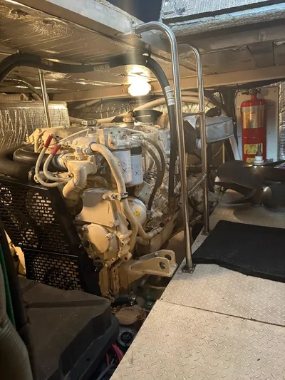  Yacht Photos Pics Engine Room