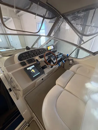  Yacht Photos Pics Helm Seating