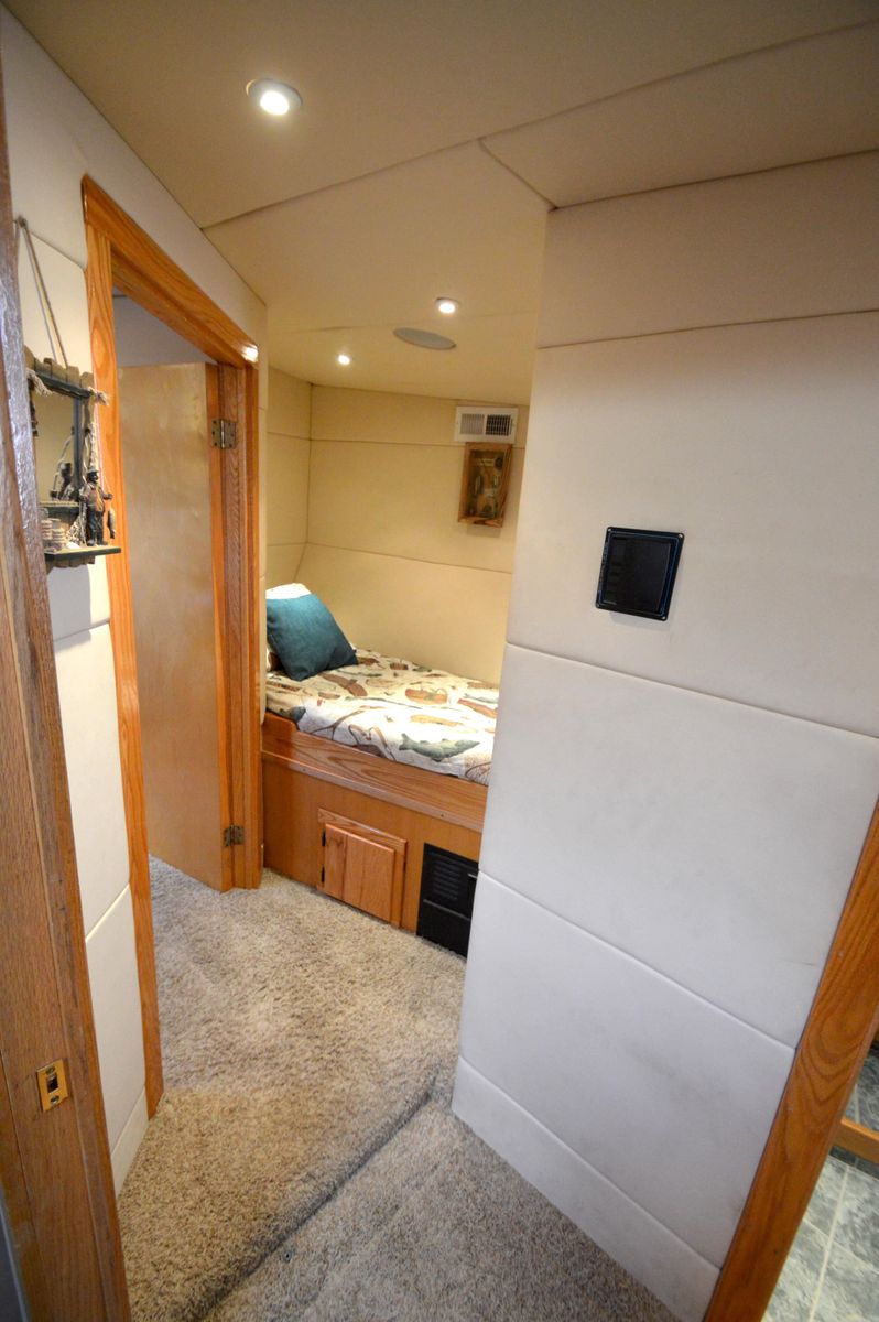 2004 Chesapeake 58 