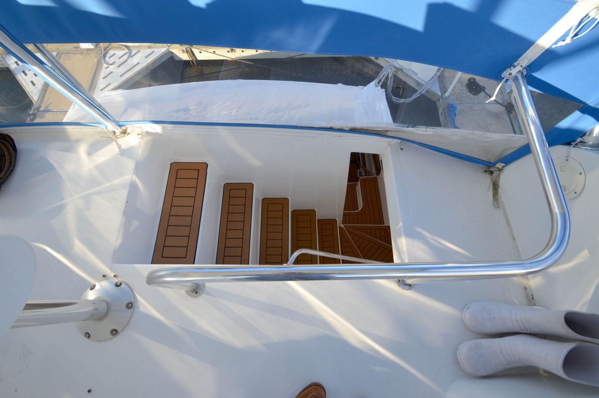 2004 Chesapeake 58 