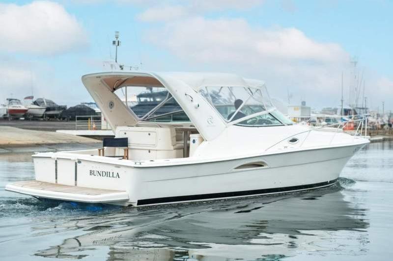 2004 Riviera 3000 Offshore