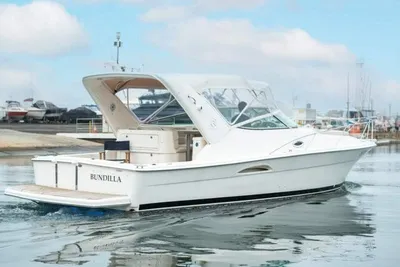 2004 Riviera 3000 Offshore