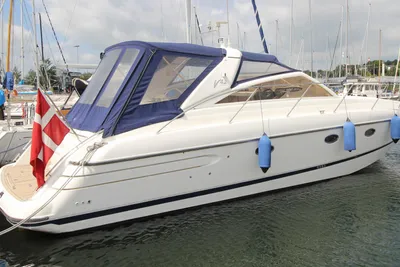 2004 Princess V42