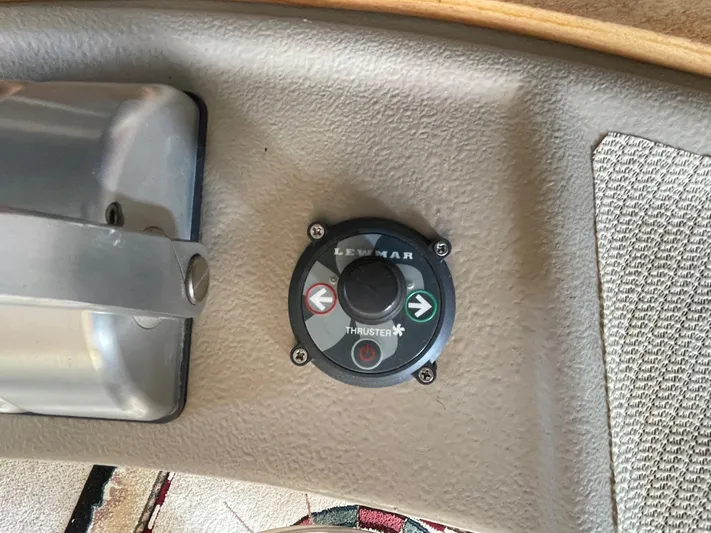  Yacht Photos Pics Lewmar thruster control on 1998 Bayliner 4788 Pilot House Motoryacht.