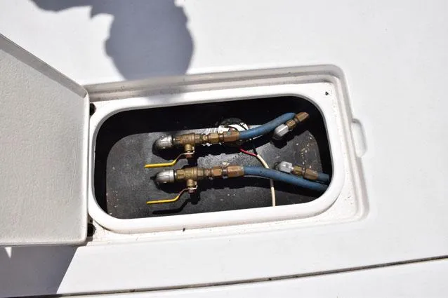 Rampage Yacht Photos Pics Fuel shutoff valves and return lines