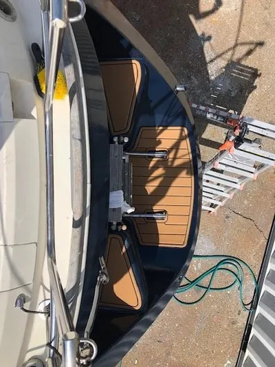 Chinook Yacht Photos Pics 