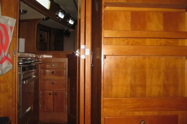 Chinook Yacht Photos Pics 