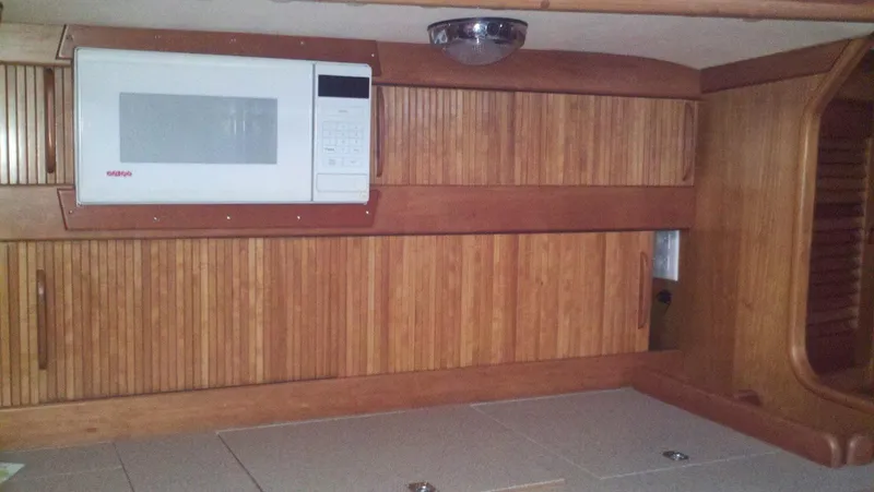 Chinook Yacht Photos Pics 