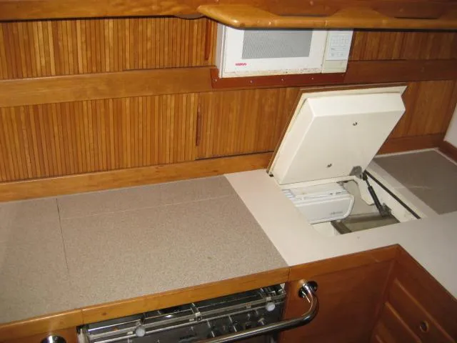 Chinook Yacht Photos Pics 