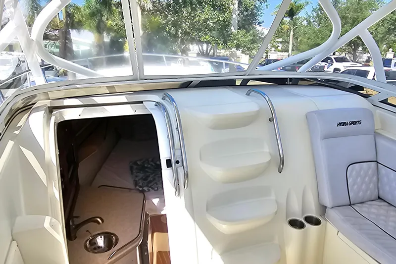  Yacht Photos Pics 2008 Hydra-Sports Vector 3500 VX boat interior with seating and cabin entrance.