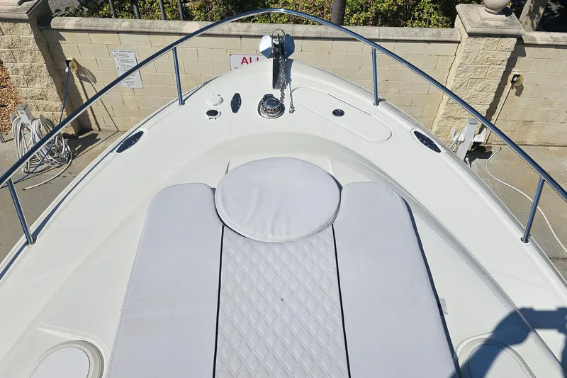  Yacht Photos Pics 2008 Hydra-Sports Vector 3500 VX boat deck with cushioned seating and railing.