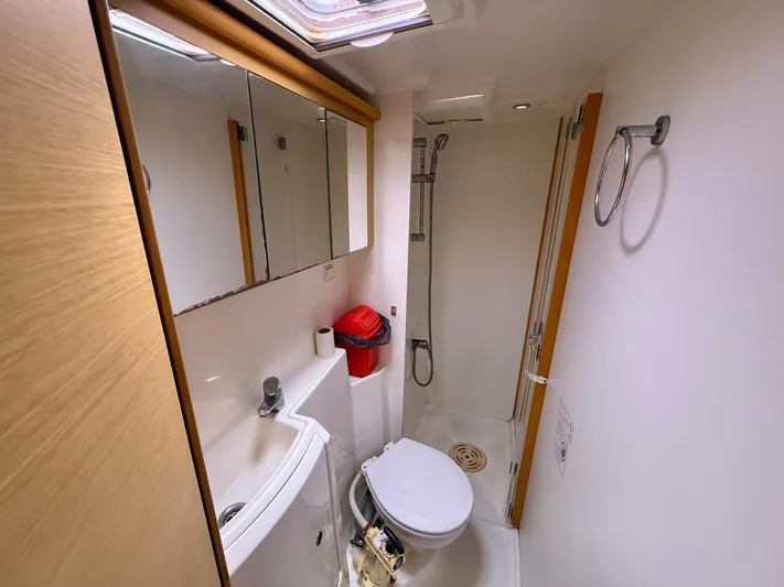 Road Less Travelled Yacht Photos Pics 