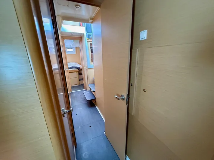 Road Less Travelled Yacht Photos Pics 