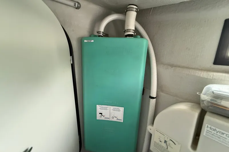 Ohana Yacht Photos Pics Green water tank in 2015 Fountaine Pajot Summerland 40 LC boat interior.