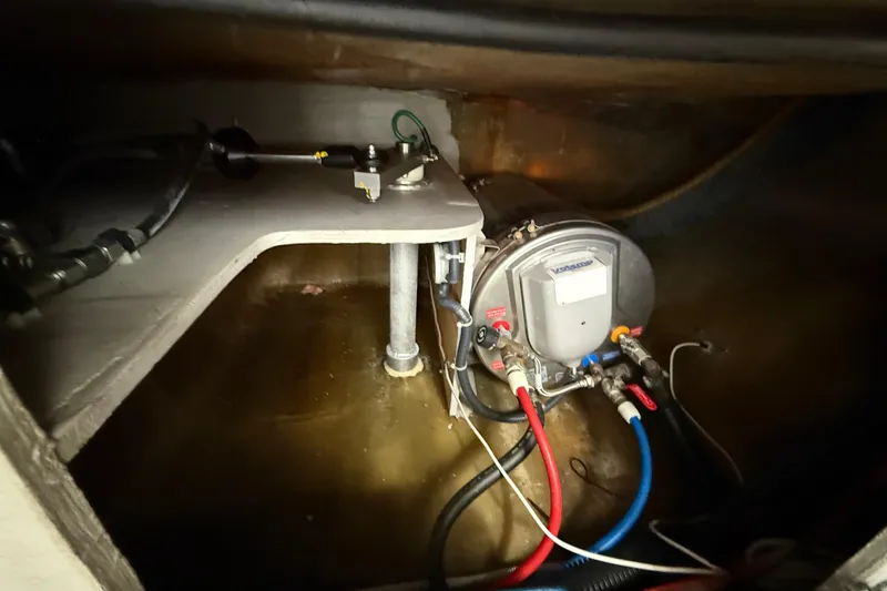 Ohana Yacht Photos Pics Water Heater - Steering