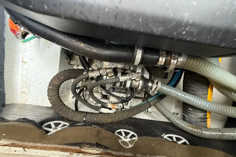 Ohana Yacht Photos Pics Volvo Engine STBD