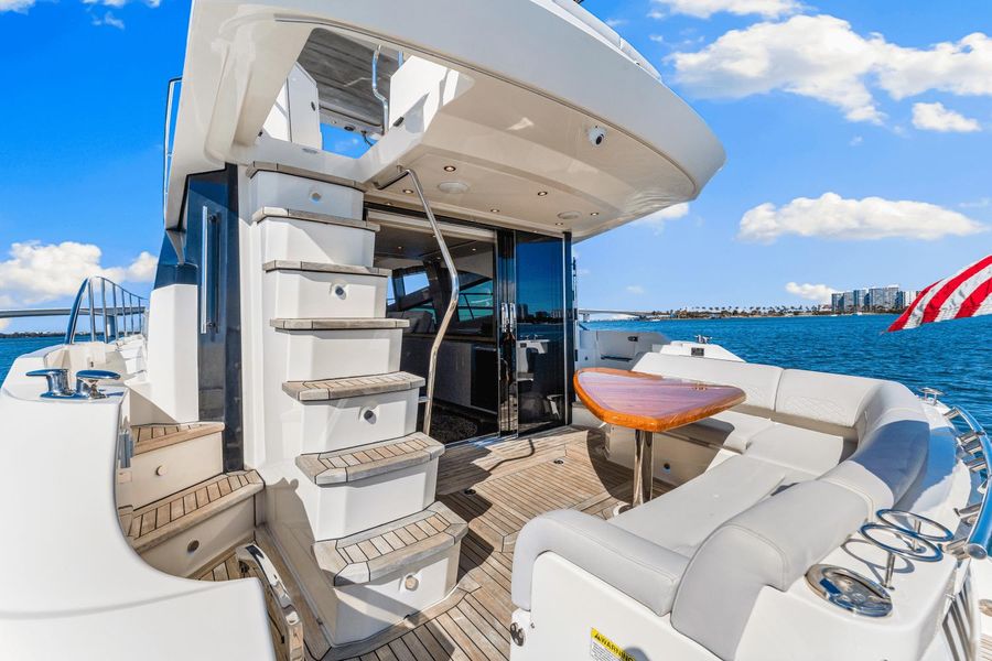 2018 Sea Ray L550 Fly