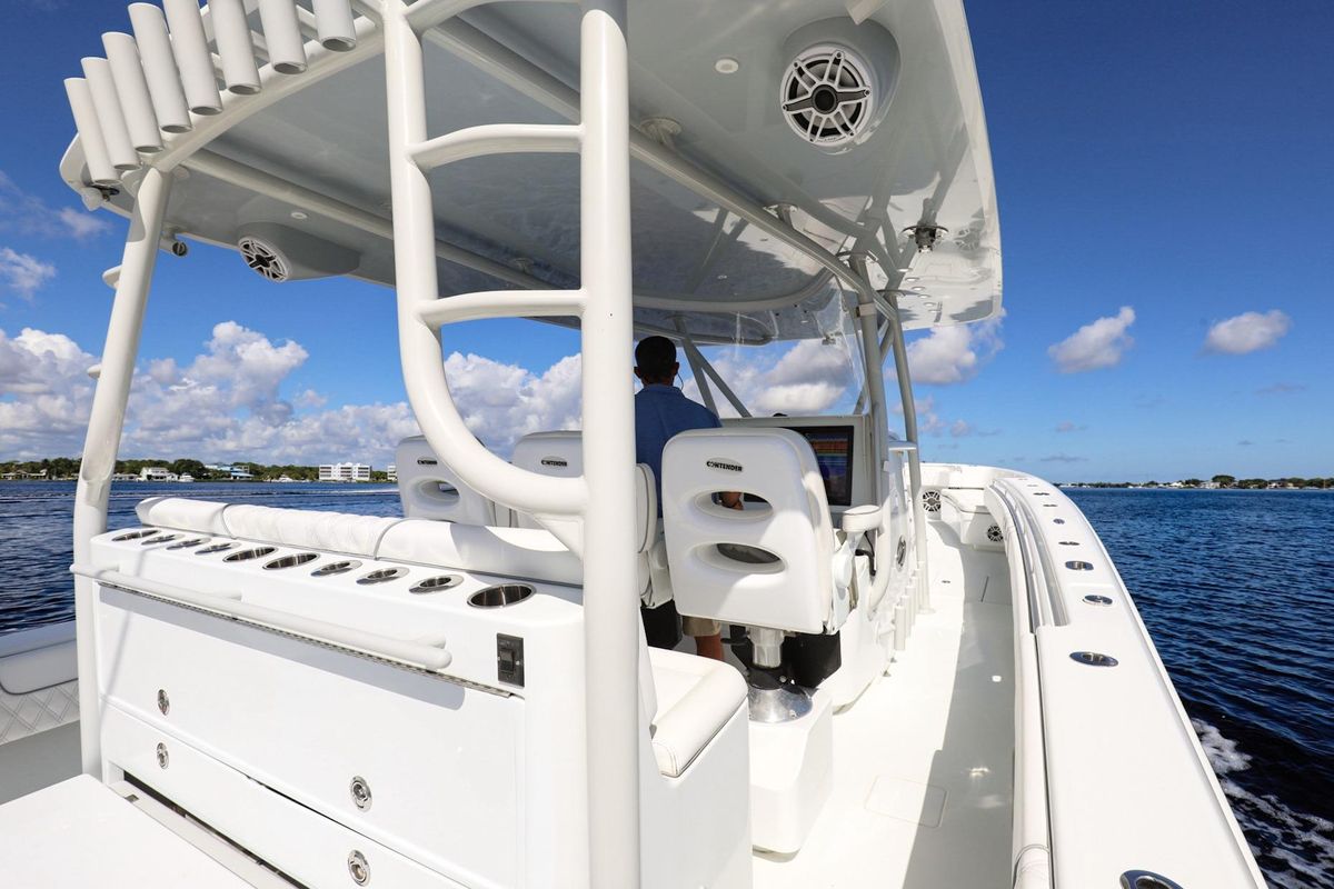 2023 Contender 43 