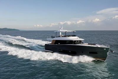 Azimut Magellano 66