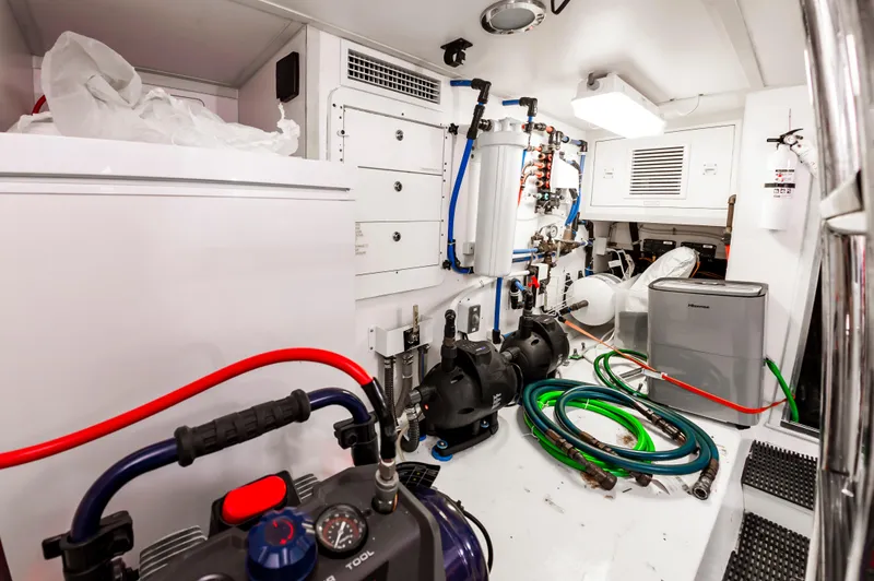 Relentless Yacht Photos Pics 