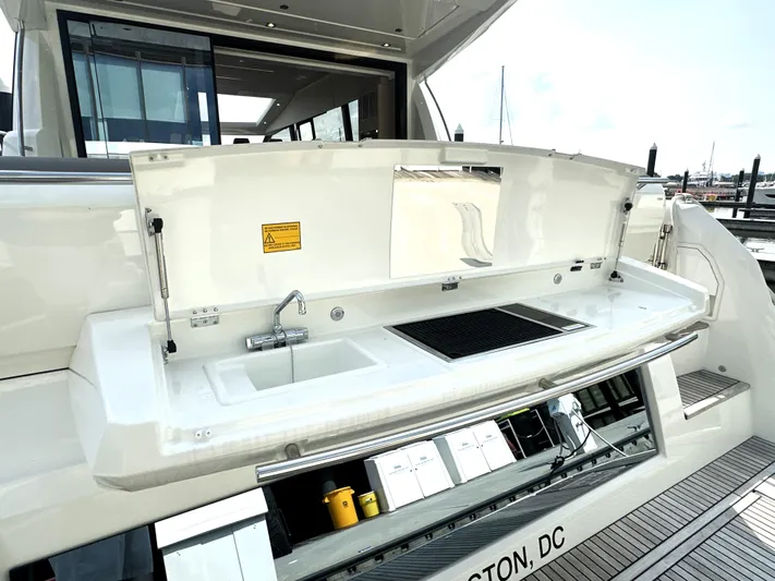  Yacht Photos Pics 2023 Prestige Yachts 520 S