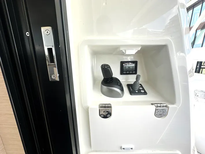  Yacht Photos Pics 2023 Prestige Yachts 520 S