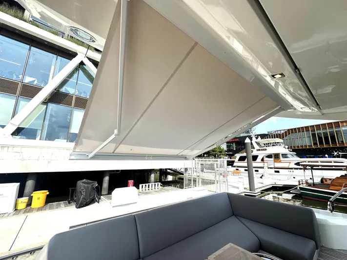  Yacht Photos Pics 2023 Prestige Yachts 520 S