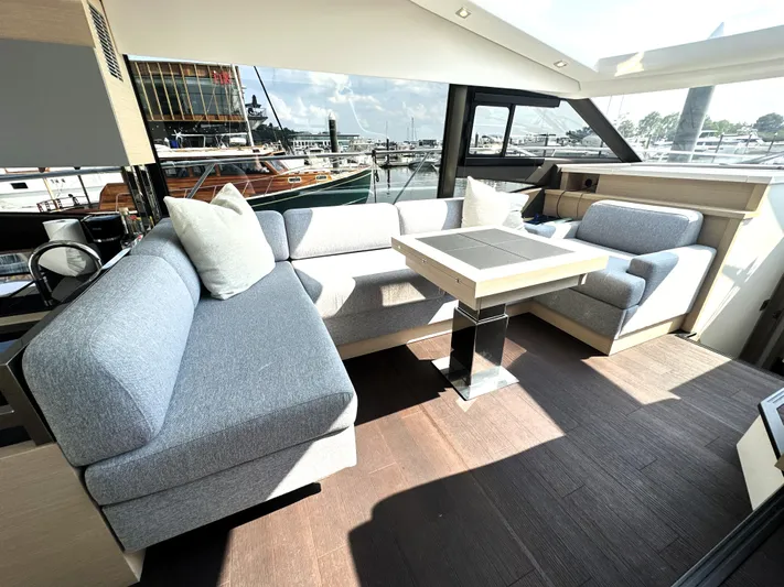  Yacht Photos Pics 2023 Prestige Yachts 520 S