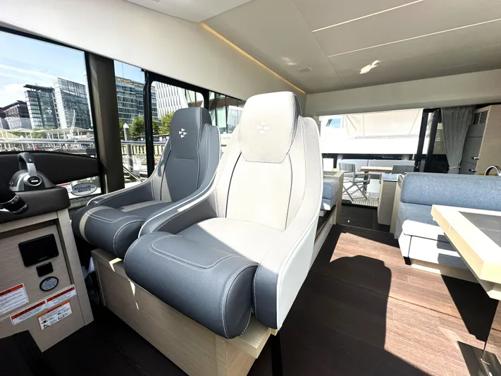  Yacht Photos Pics 2023 Prestige Yachts 520 S