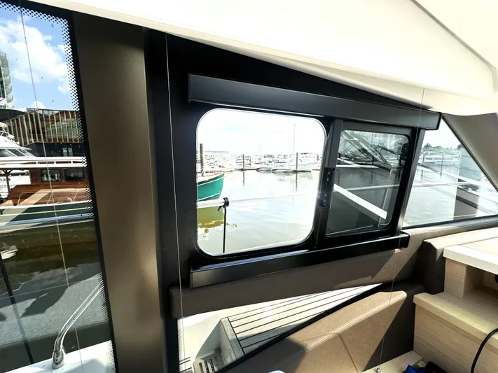  Yacht Photos Pics 2023 Prestige Yachts 520 S