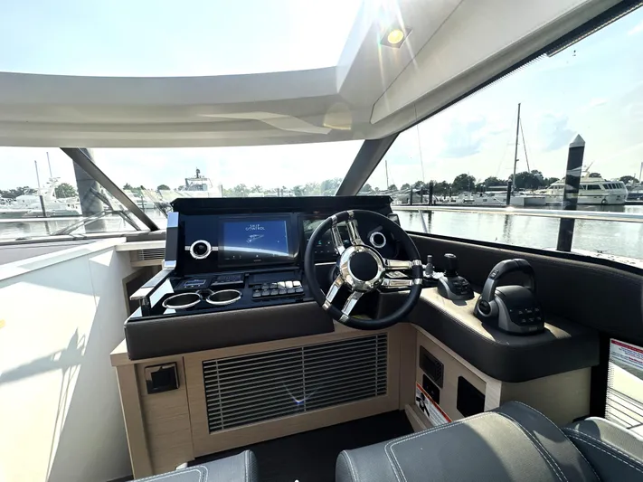  Yacht Photos Pics 2023 Prestige Yachts 520 S