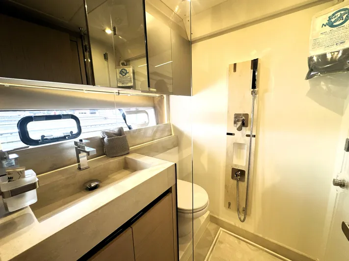  Yacht Photos Pics 2023 Prestige Yachts 520 S