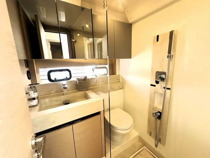  Yacht Photos Pics 2023 Prestige Yachts 520 S