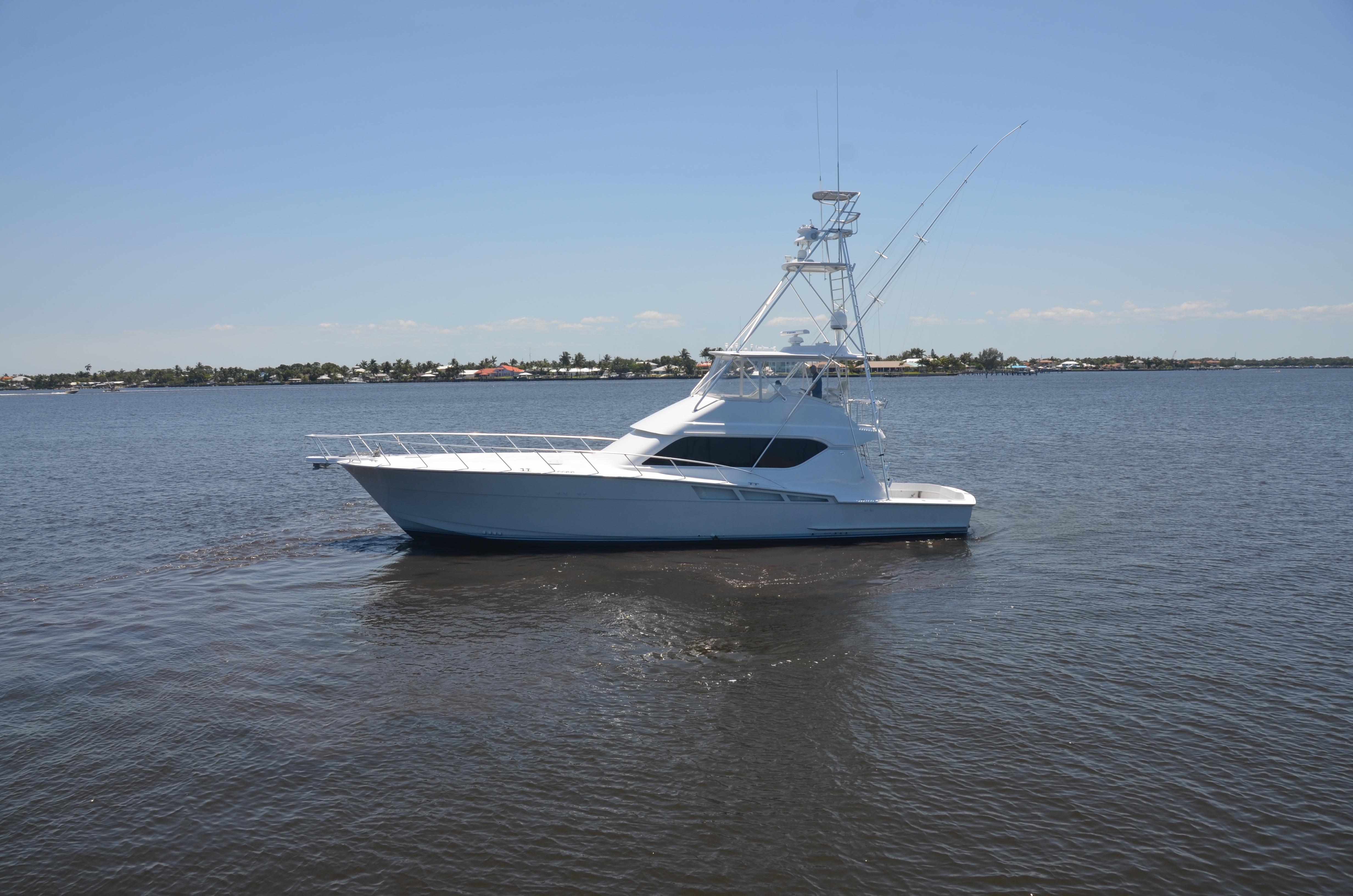 1999 Hatteras 60 Convertible Convertible for sale - YachtWorld