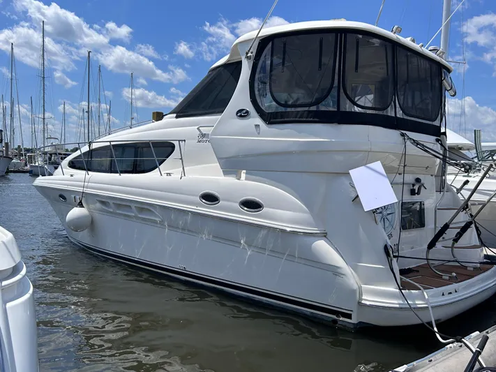 Cool Change Yacht Photos Pics 2 2004 Sea Ray 390 Exterior Port Side