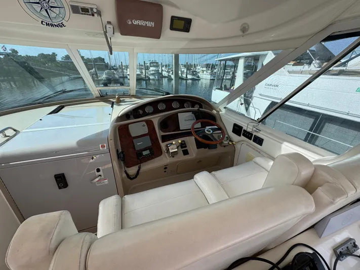 Cool Change Yacht Photos Pics 6 2004 Sea Ray 390 Helm