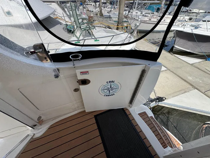 Cool Change Yacht Photos Pics 7 2004 Sea Ray 390 Aft Deck Entrance