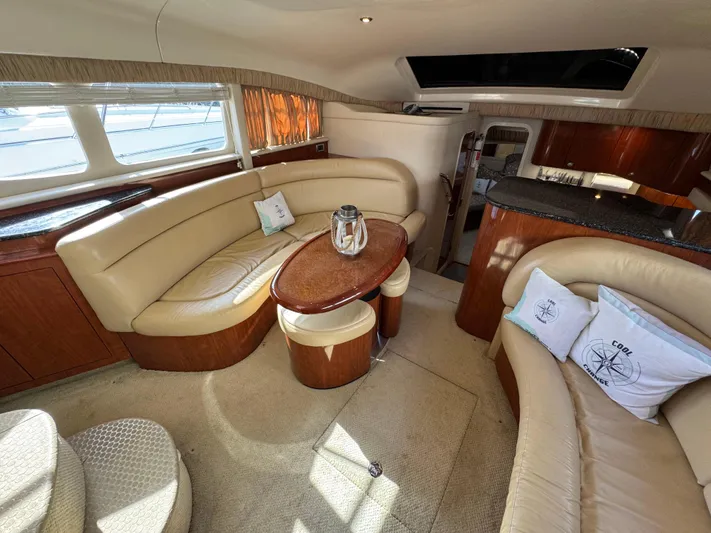 Cool Change Yacht Photos Pics 15 2004 Sea Ray 390 Salon Seating