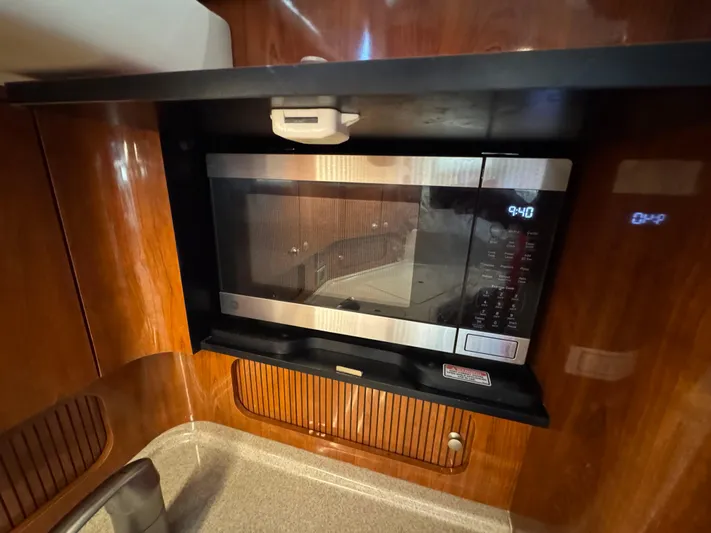 Cool Change Yacht Photos Pics 21 2004 Sea Ray 390 Galley Microwave
