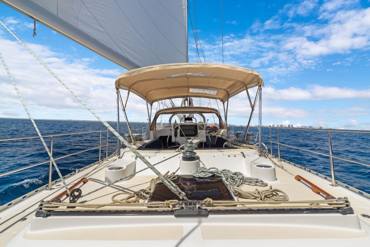 2009 Hylas 54 