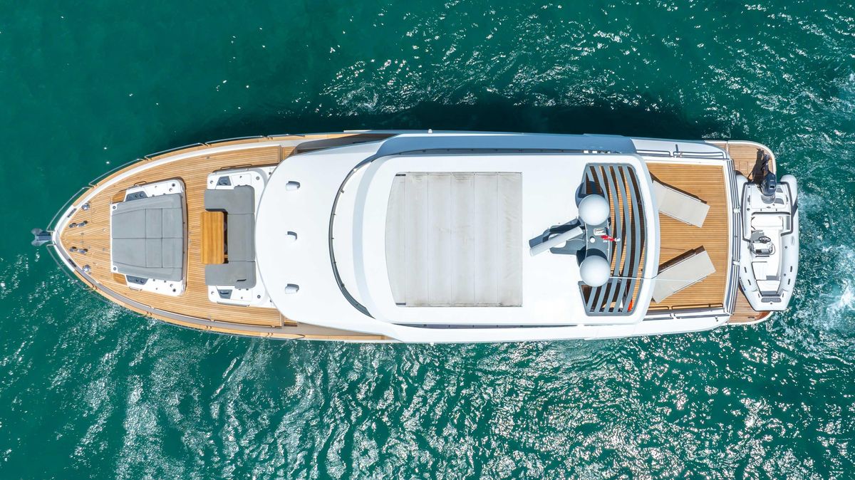 2018 Sirena 64 