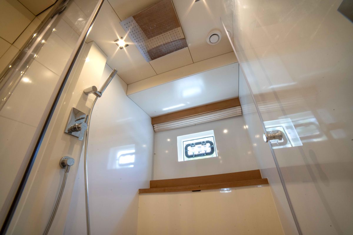 2018 Sirena 64 